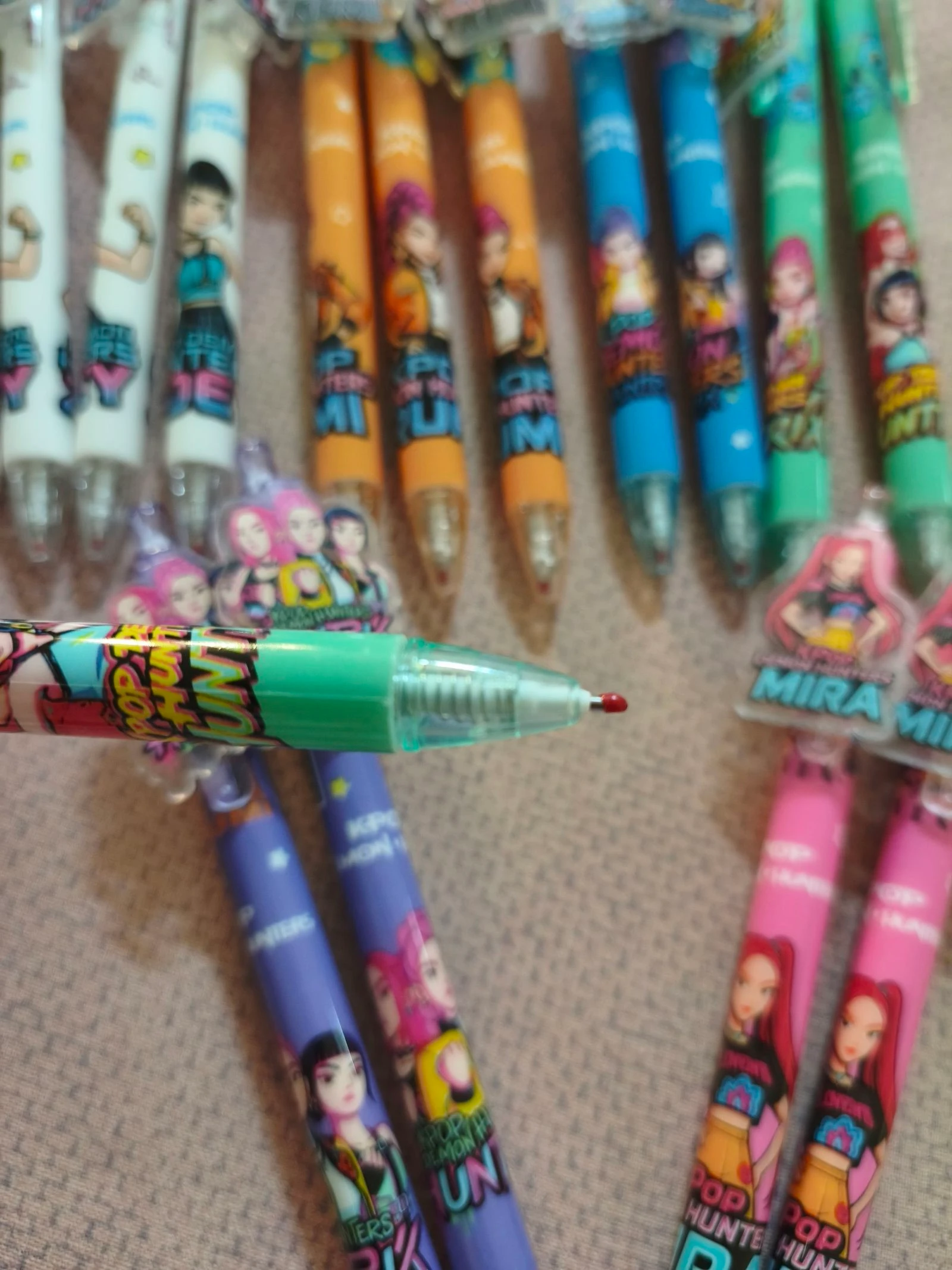 Batch 16 KPop Demon Hunters Pens New / Lot 16 Stylos Neufs – photo 5